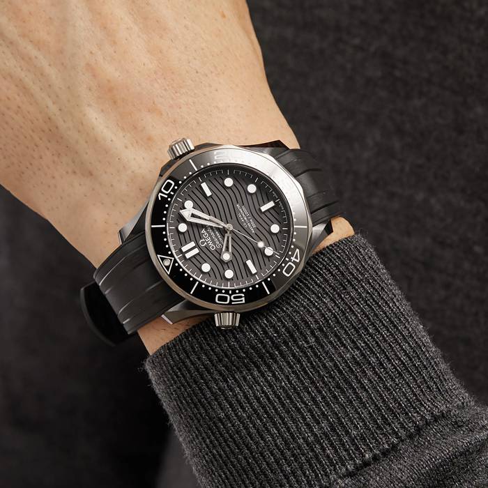 Omega Seamaster 300m 43mm Mens Watch O21092442001001 - Image 5