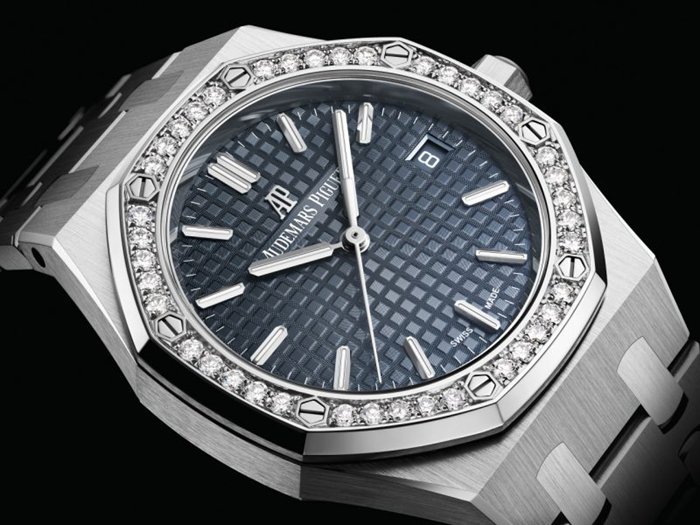 Replica Audemars Piguet Royal Oak Selfwinding Silver 77351ST.ZZ.1261ST.01 - Image 3